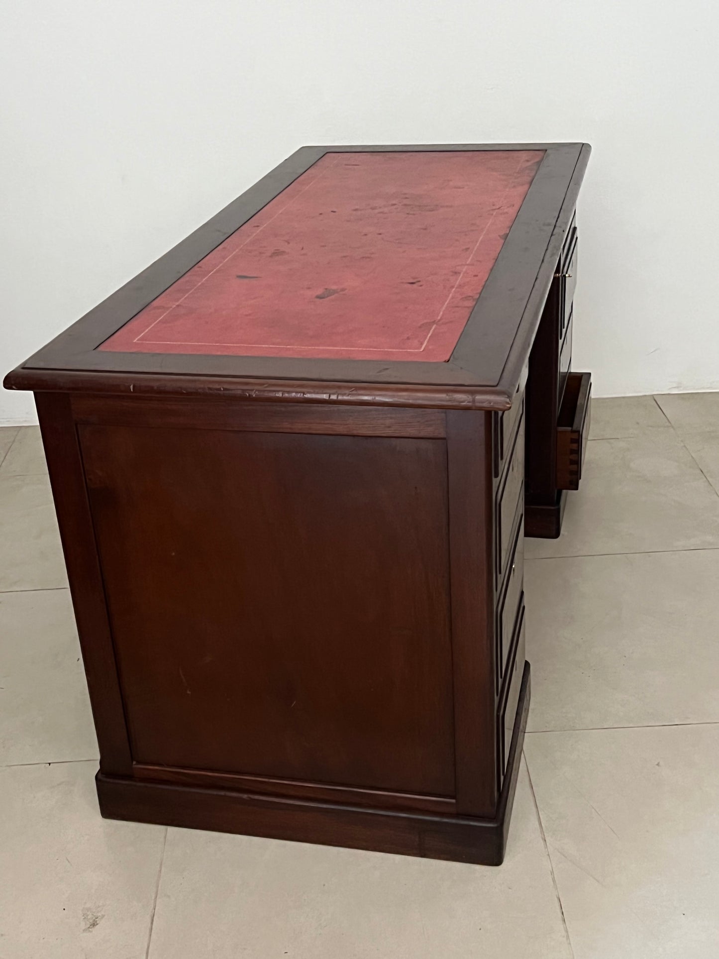 Scrivania originale di bordo in mogano e piano in pelle