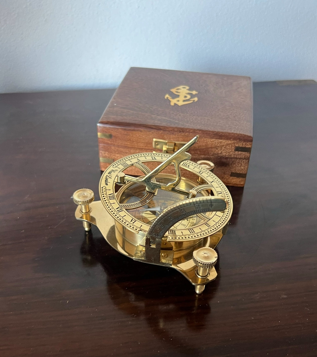 Idea Regalo . Bussola con meridiana in ottone + cassetta di legno