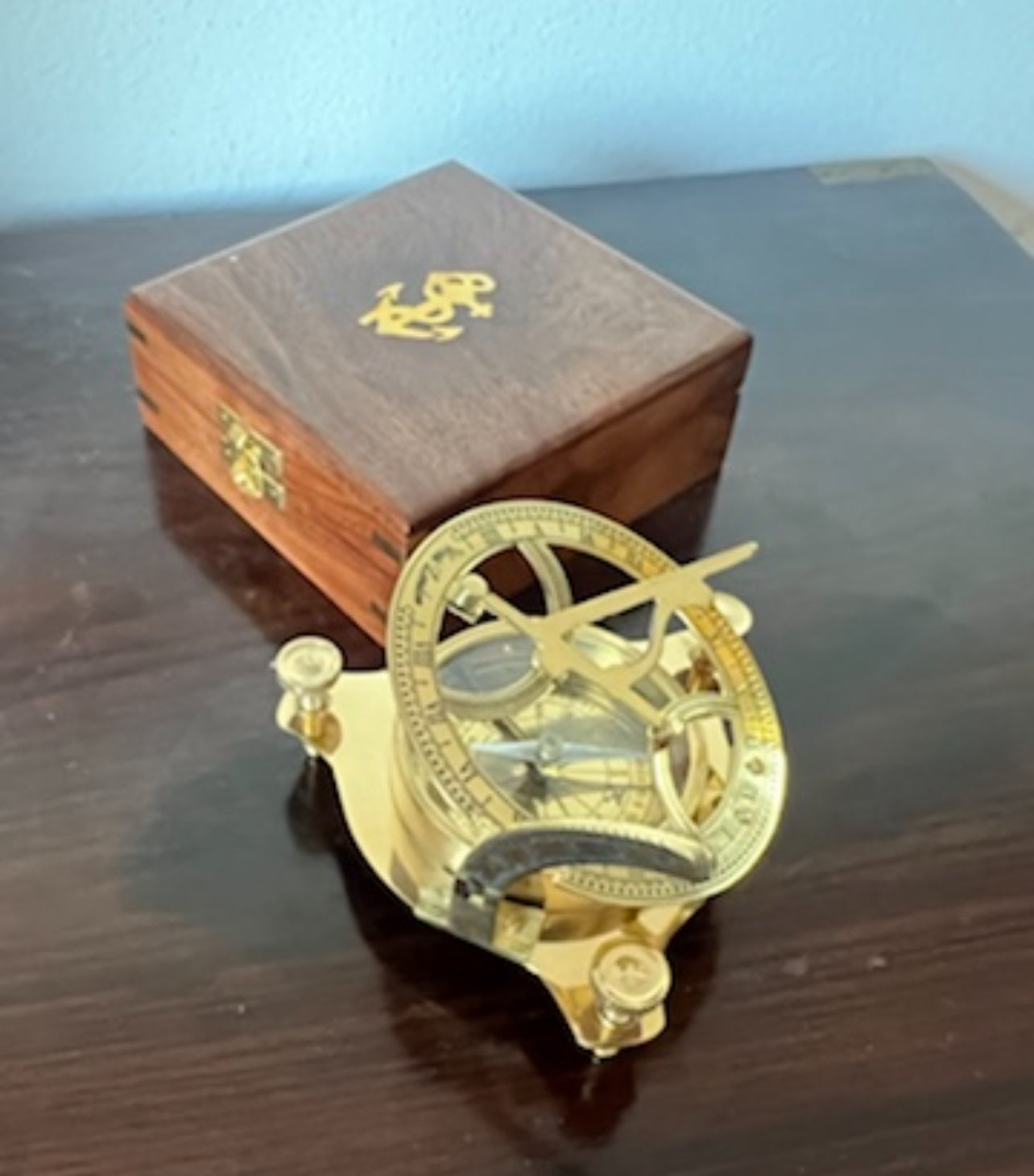 Idea Regalo . Bussola con meridiana in ottone + cassetta di legno