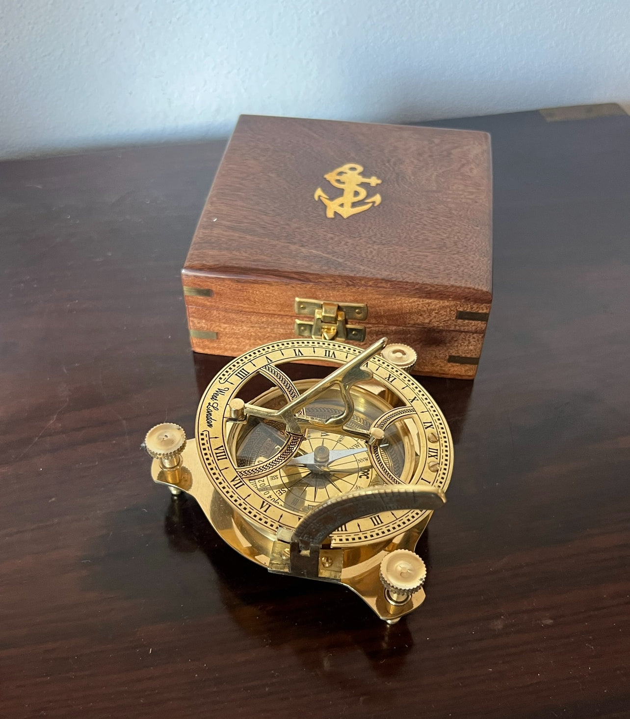 Idea Regalo . Bussola con meridiana in ottone + cassetta di legno