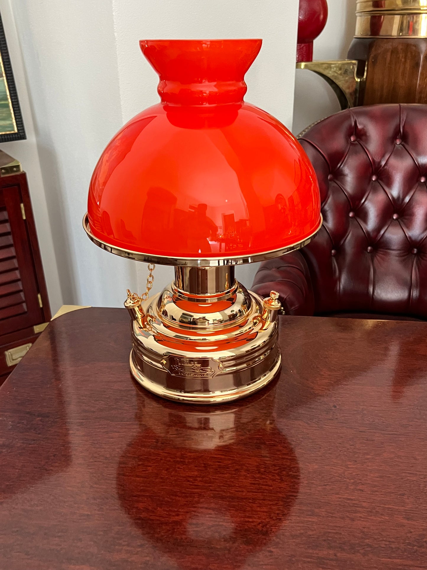 Lampada Stile Marina con particolare vetro rosso