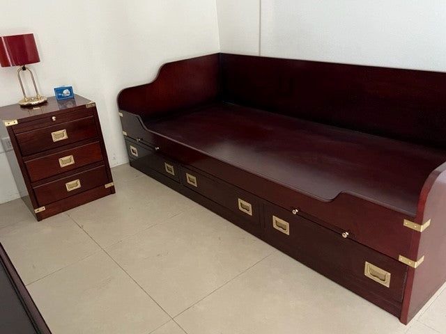 Divano letto stile marina + comodino 3 cassetti