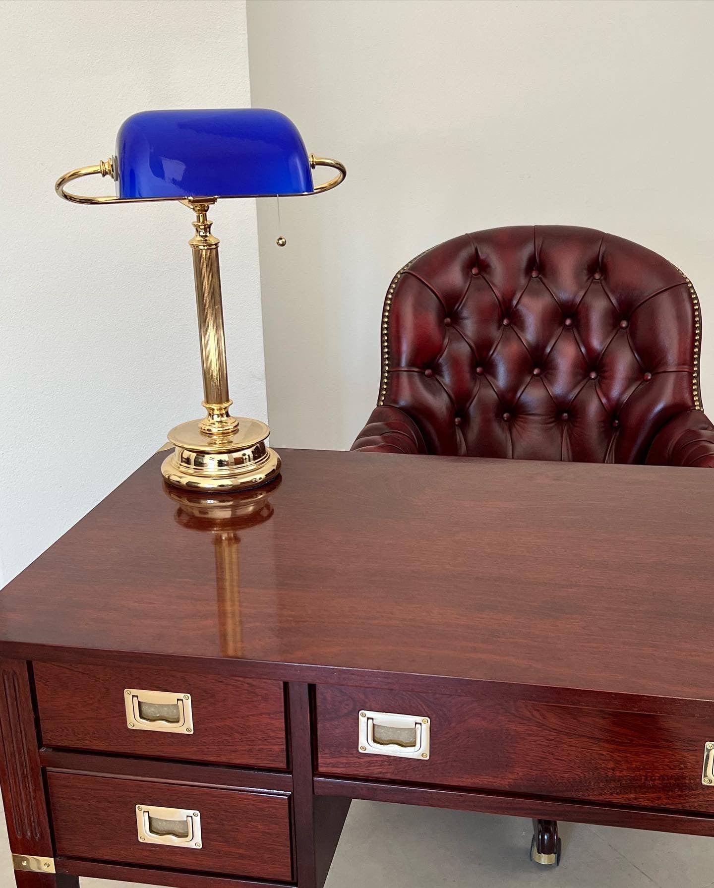 Lampada da scrivania tegola Blu completamente made in Italy