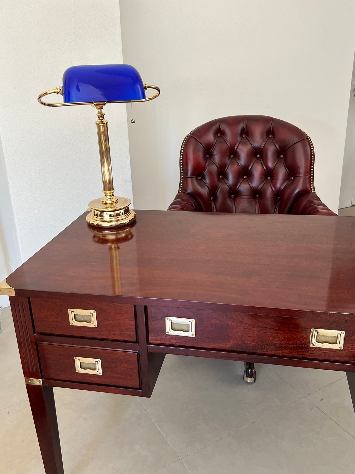 Lampada da scrivania tegola Blu completamente made in Italy