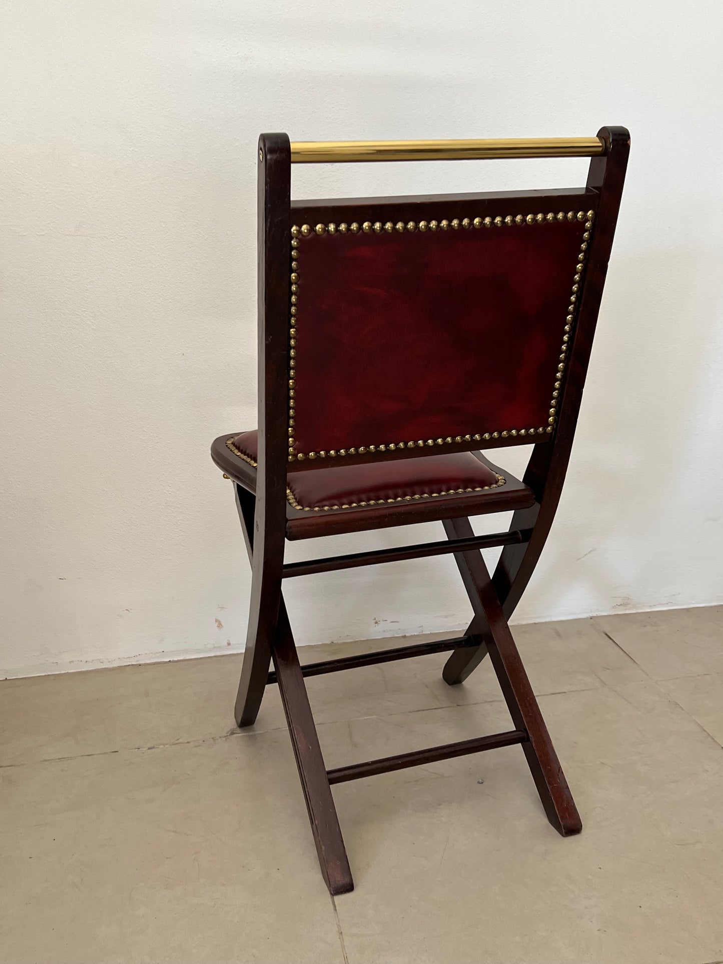 Sedia pieghevole stile con seduta e schienale in pelle lavorazione Artigianale made in italy
