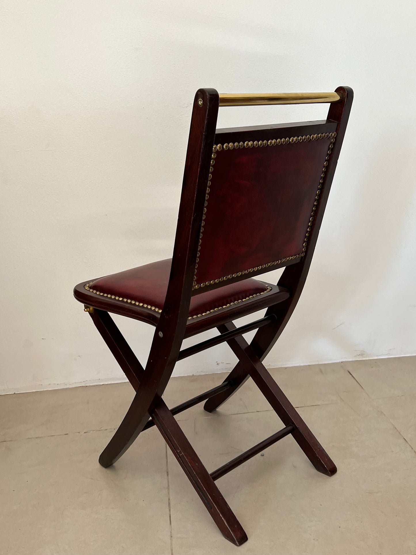 Sedia pieghevole stile con seduta e schienale in pelle lavorazione Artigianale made in italy