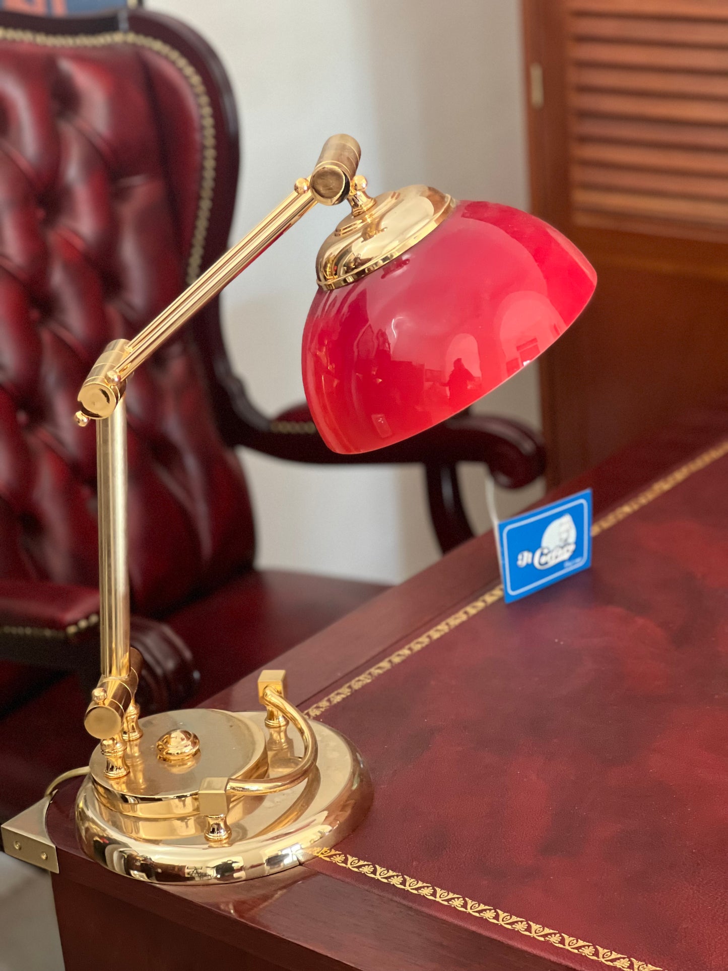 Lampada da scrivania con vetro rosso collezione oro