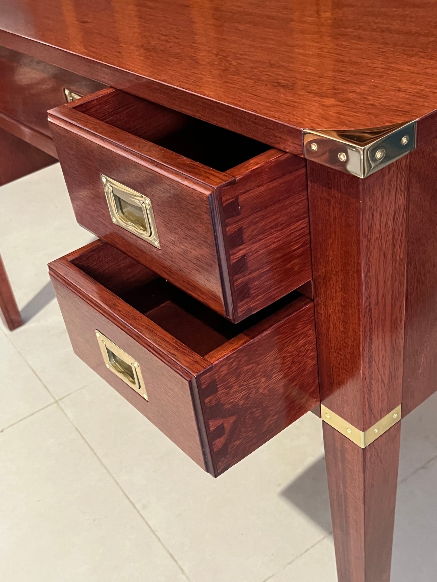 Scrivania marina mod. 5 cassetti L 120 cm