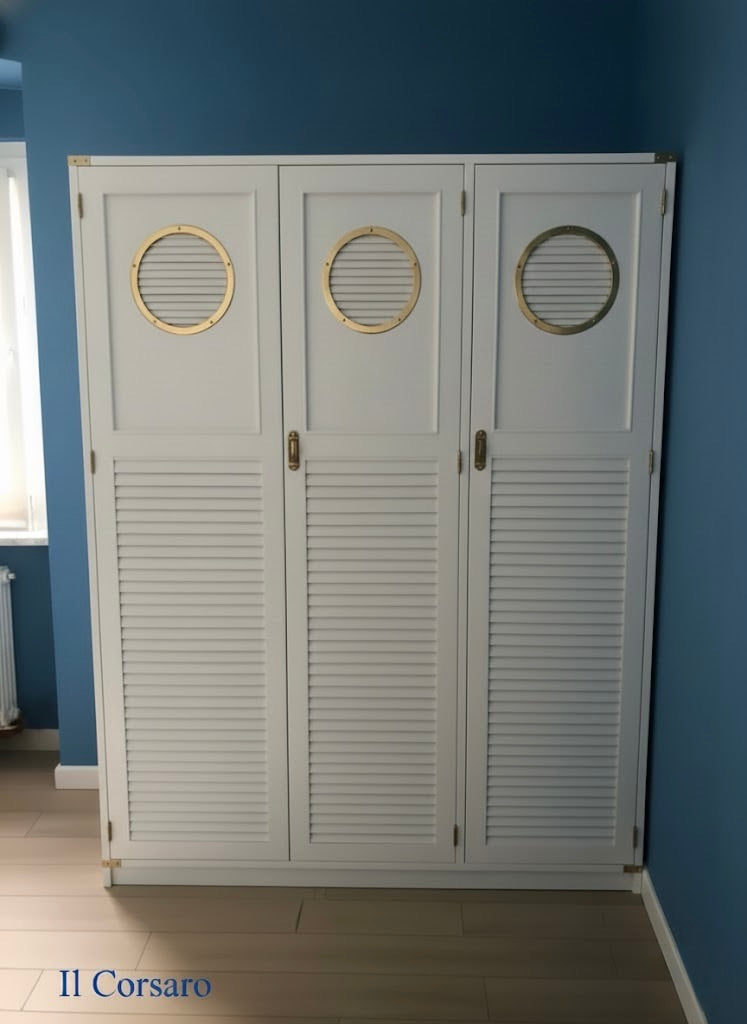 Armadio stile marina Il Corsaro della linea New Port in mogano bianco